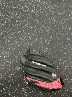 Used Mizuno FINCH BB/SB Glove RH Throw Black 12"