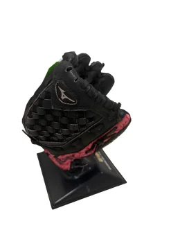 Used Mizuno FINCH GPP 1007 Youth Fastpitch Softball Glove RH Throw Black 10"
