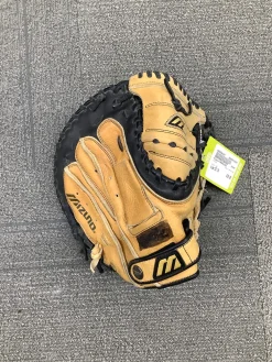 Used Mizuno FRANCHISE BB/SB Catchers RH Throw Tan 33"
