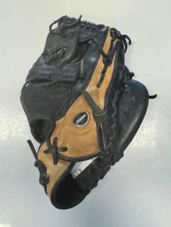 Used Mizuno GCS 1175 BB/SB Glove RH Throw Black 11"