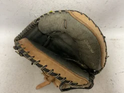 Used Mizuno Power Close GXC105 Baseball Catchers RH Throw Black And Tan 32 1/2"