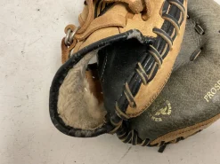 Used Mizuno Power Close GXC105 Baseball Catchers RH Throw Black And Tan 32 1/2