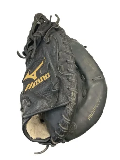 Used Mizuno PROSPECT BB/SB Catchers RH Throw Black 31 1/2"