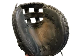 Used Mizuno SAMURAI BB/SB Catchers RH Throw Black 34 1/2