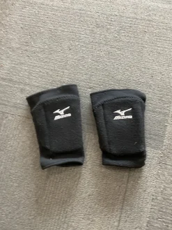 Used Mizuno VB Knee Pads Black