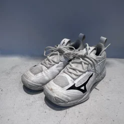 Used Mizuno WAVE MOMENTUM WMNS SZ 8 VB Shoes Adult White Senior 8