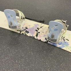 Used Morrow WILDFLOWER Womens Board/Bindings White 148 cm