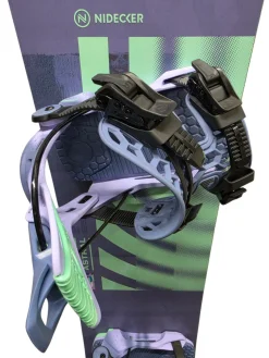 Used Nidecker Astral Womens Snowboard 155 cm with Nidecker Fenix Bindings (Orchid, Size Small)