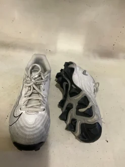 Used Nike Adult FB Cleats White Senior 7