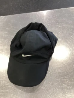 Used Nike Outerwear Womens Hat Black