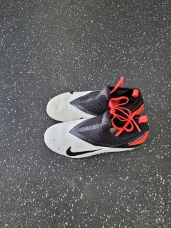 Used Nike Soccer Cleats White Junior 05