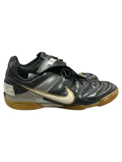 Used Nike Soccer Indoor Shoes Black Junior 01