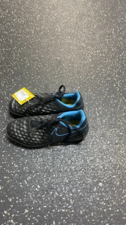 Used Nike Soccer Indoor Shoes Black Junior 03