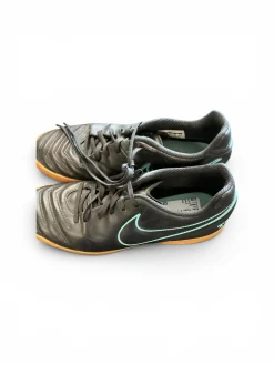 Used Nike Soccer Indoor Shoes Black Senior 8.5