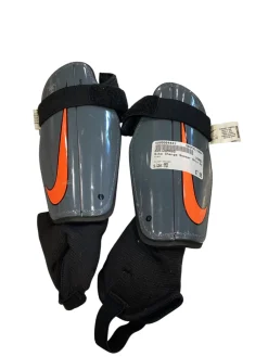 Used Nike Soccer Shin Guards Junior Black MD
