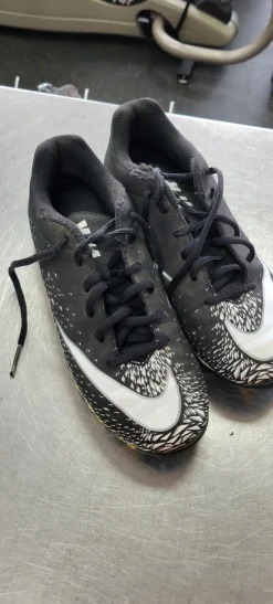 Used Nike VAPOR 4.5 BB/SB Cleats Black Junior 04.5