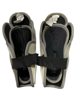 Used ONEGOAL Junior Shin Guards White 10