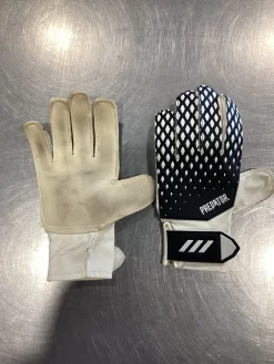 Used PREDATOR GOALIE GLOVES BLK Soccer Goalie Gloves Black 6