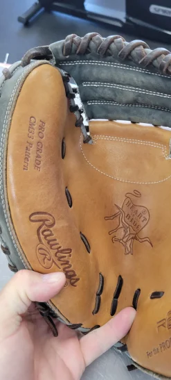 Used Rawlings HOH PRORCM33GBDS BB/SB Catchers RH Throw None 33
