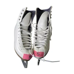 Used Riedell 33 DIAMOND J5 FIGURE SKATES Girls Figure Skate White Junior 05