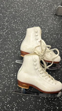 Used Riedell 101 Girls Figure Skate White Youth 10.0