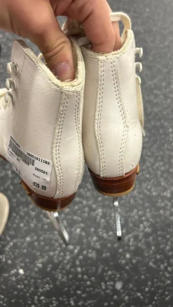Used Riedell 101 Girls Figure Skate White Youth 10.0