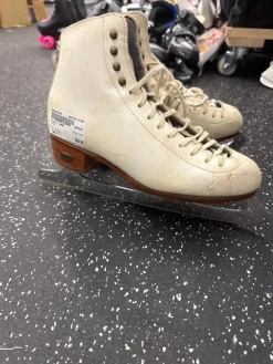 Used Riedell 0909 WomensFigure Skate White Senior 7