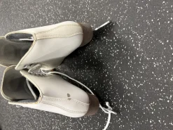 Used Riedell 117 WomensFigure Skate White Senior 7