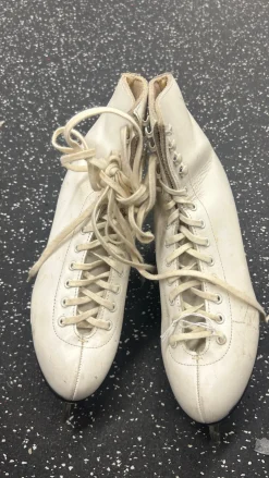 Used Riedell FIGURE SKATE WomensFigure Skate White Senior 7