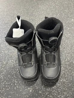 Used Rome MINI SHRED BOA Boys Snowboard Boots Black Junior 05