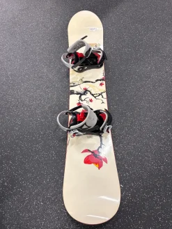 Used Rossignol ZENA Womens Board/Bindings White 153 cm