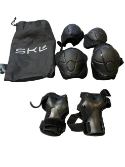 Used SKATEBOARD PROTECTIVE SET Skateboard Accessory