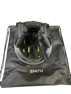 Used Smith Snowsport Helmet Adult Black MD