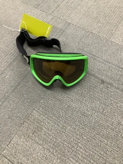 Used Snow Goggles Youth Kelly green