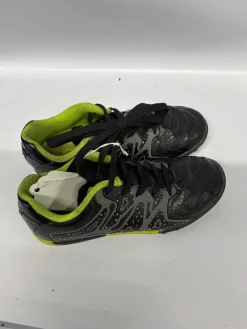 Used Soccer Indoor Shoes Black Junior 01.5