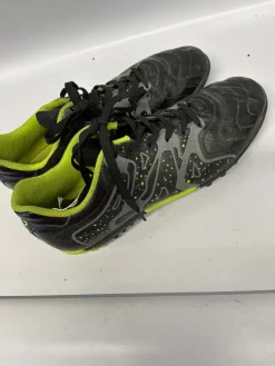 Used Soccer Indoor Shoes Black Senior 7.5