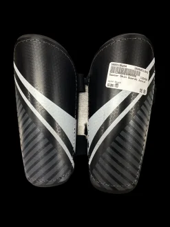 Used Soccer Shin Guards Junior Black MD