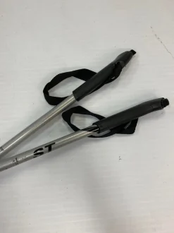 Used ST 145 cm / 57 in Women's Cross Country Ski Poles