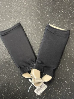 Used STX REVERSIBLE YOUTH SHINS FH Shin Guards Black 8 1/2"