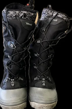 Used TEVA Snow/Hunt/Hike Boots W Black Senior 9