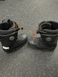 Used ThirtyTwo BINARY Mens Snowboard Boots Black Senior 9.5