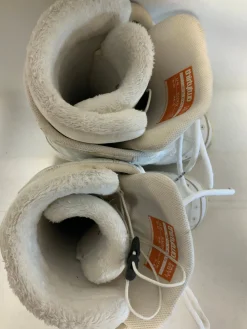 Used ThirtyTwo EXUS Girls Snowboard Boots White Junior 06