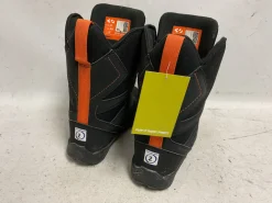 Used ThirtyTwo KIDS BOA Boys Snowboard Boots Black Junior 02