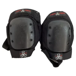 Used Triple Eight MD Skateboard Kneepads