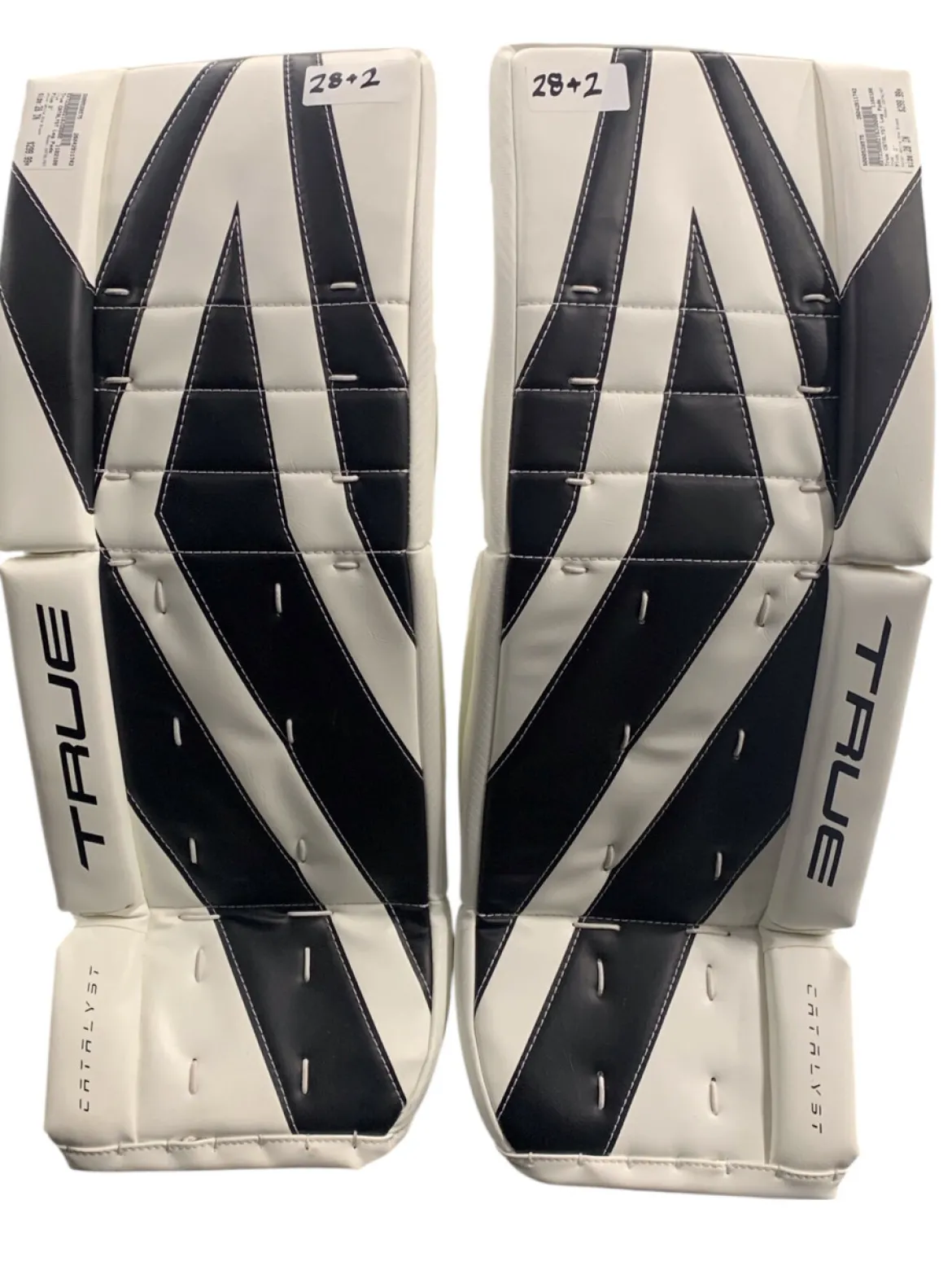 Used True CATALYST Goalie Leg Pads Junior White/Black 28+2”