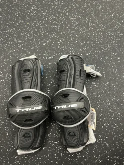 Used True FREQUENCY ARM GUARD Lacrosse Arm Pads/Guards Black XL