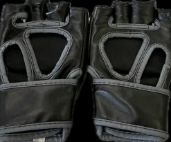 Used UFC Martial Arts Gloves Black MD