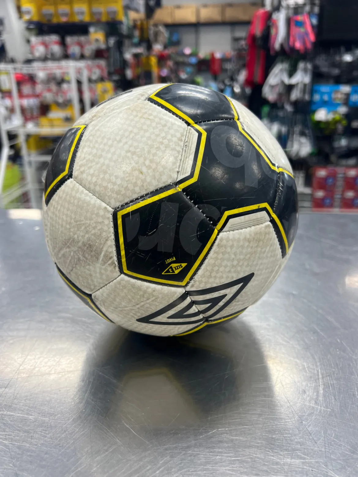 Used Umbro PIVOT All Size Soccer Ball White 3