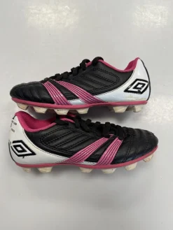 Used Umbro Soccer Cleats Black Youth 12.0