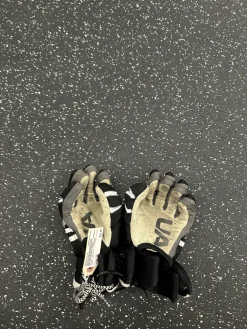 Used Under Armour COMMAND Lacrosse Gloves Mens Black SM
